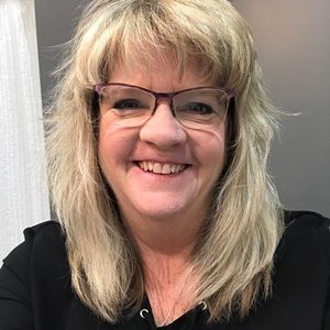 Meet your Posher, Lori